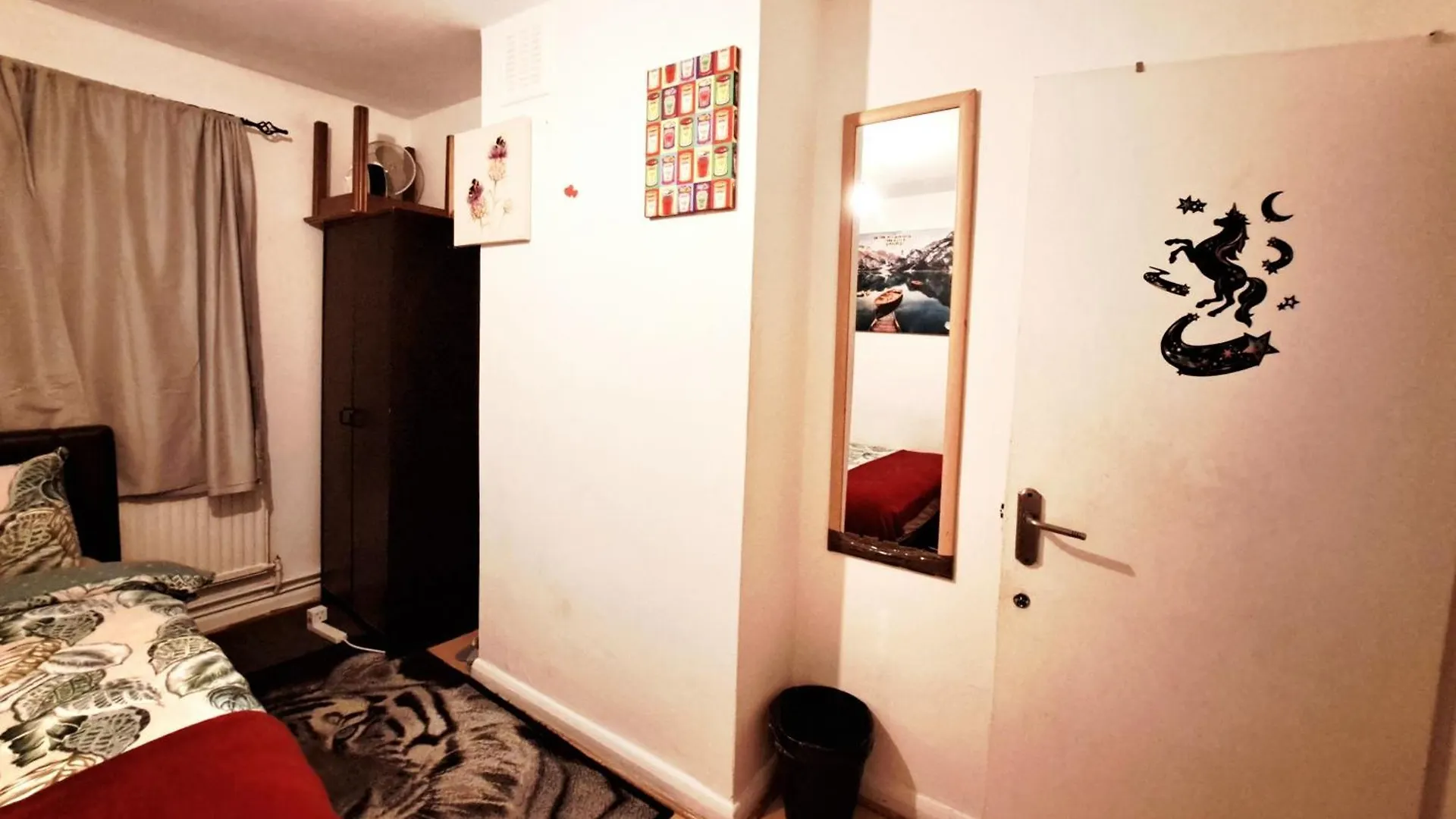 Merciful King Room, In Zone 2-3 Londres